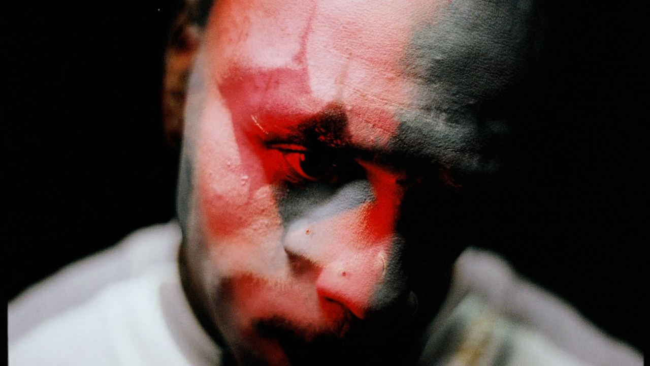 Amazing Red — Clown — still 3, Alexander Ponomarev
